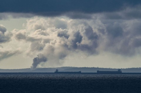 Ilustrasi--Erupsi Gunung Anak Krakatau. (AFP PHOTO/PVMBG/Ronald Siagian)