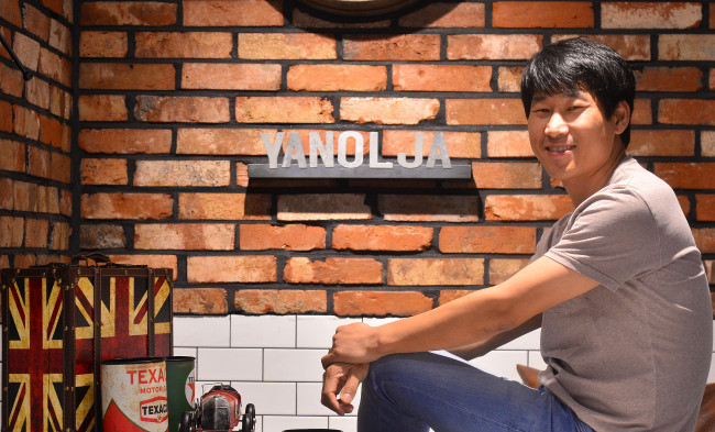 Mantap! Mantan Petugas Kebersihan Ini Jadi Miliarder