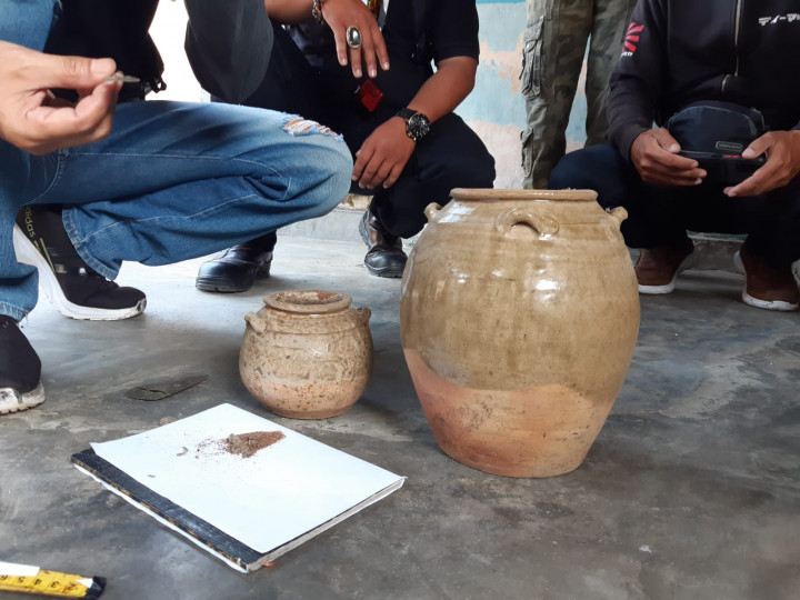 Warga Klaten Temukan Guci Diduga Peninggalan Mataram Kuno