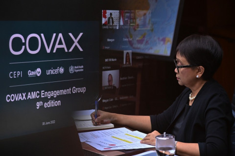 Pimpin Pertemuan COVAX, Menlu Retno Dorong Percepatan Vaksinasi Global