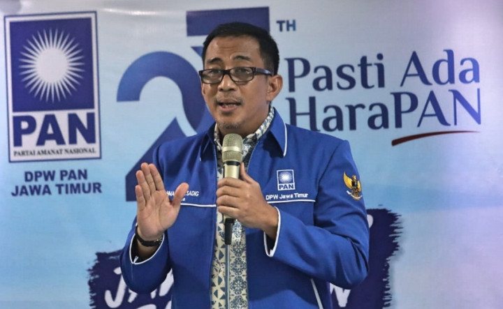 Rizki Sadig Tantang Politikus Buang Buzzer