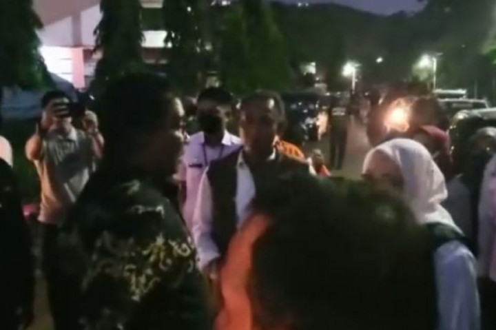 Pemprov Sulbar Siapkan Dapur Umum di Posko Pengungsi Stadion Manakarra Mamuju