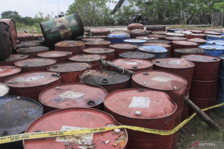 Puluhan Ton Limbah Beracun Ditemukan di Permukiman Warga Kota Kupang