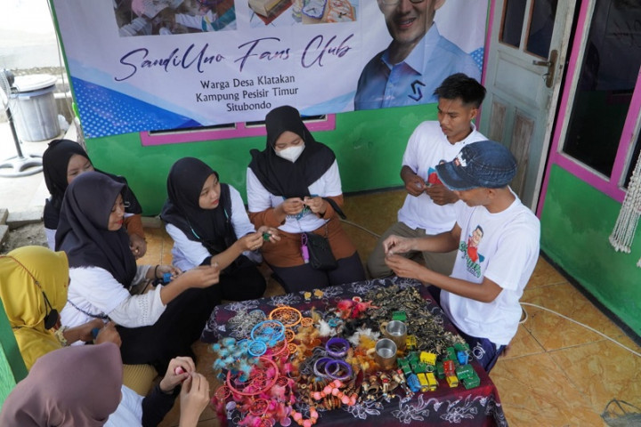 Warga Situbondo Dilatih Ubah Barang Bekas Jadi Bernilai Jual