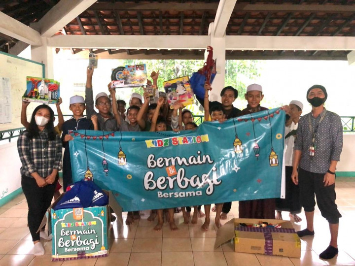 Kidz Station Ajarkan Anak-Anak Berbagi Kebahagiaan dengan Donasi Mainan