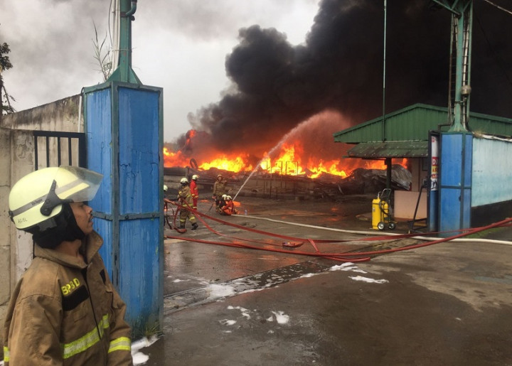 Kemarin, Pimpinan Khilafatul Muslimin jadi Tersangka hingga Izin Pabrik Tiner Terancam Dicabut