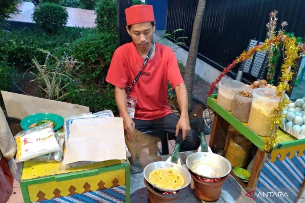 Pedagang Kerak Telor (Foto: Antara)