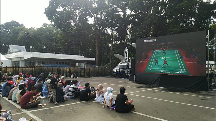 Indonesia Masters: Pengunjung Tanpa Tiket Antusias Menyaksikan Laga di Layar Lebar