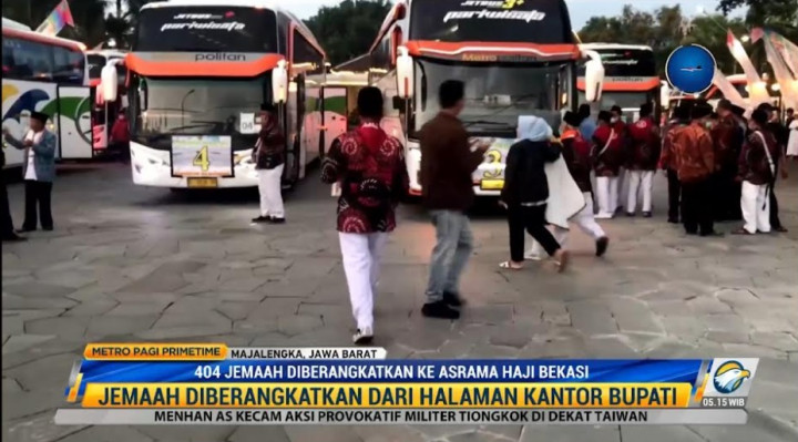 Jemaah Asal Majalengka Diberangkatkan ke Asrama Haji Bekasi