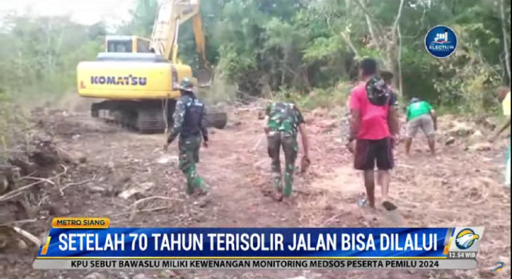 70 Tahun Terisolasi, Jalan ke Desa Ini Bisa Dilalui Kembali
