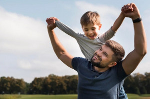 Ayah Wajib Tahu, Ini 7 Cara agar Bisa Dekat dengan Anak Kesayangan