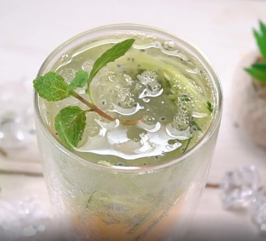 Buat sendiri minuman es lidah buaya di rumah. Jangan salah mengolahnya ya, sontek dari Endeus TV berikut ini. (Foto: Dok. Endeus TV)