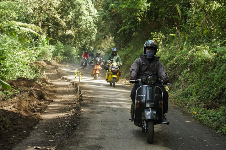 Kompak, Mahasiswa dan Dosen Touring ke Vespa World Days 2022