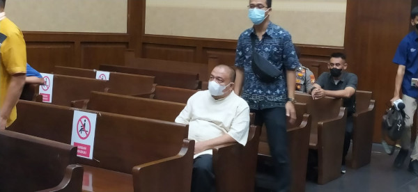 Bupati Nonaktif Langkat Didakwa Terima Suap Rp572 Juta