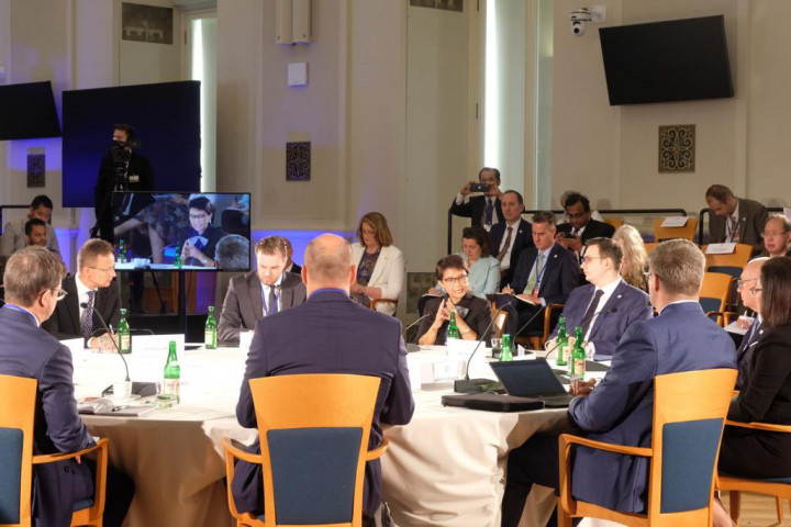 Bertemu Presiden Ceko, Menlu Retno Curhat Diskriminasi Produk Sawit RI