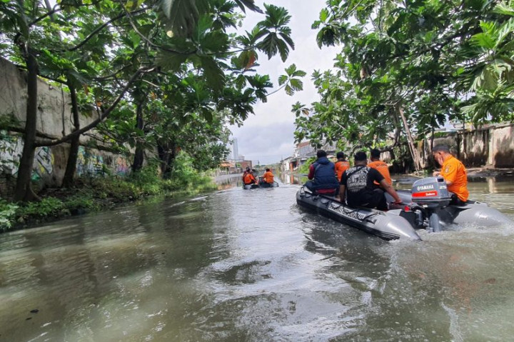 Banjir Rob di Surabaya Diatasi dengan Normalisasi Saluran