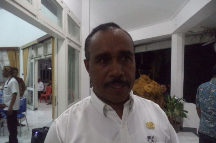 Kepsek Penganiaya Guru di NTT Dicopot