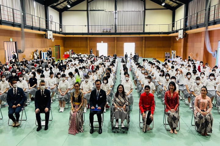 'Indonesia Goes to School' Tingkatkan Pemahaman Siswa Jepang atas Kebudayaan RI