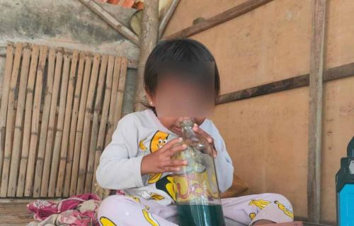 Viral, Balita di Sampang Kecanduan Hirup Aroma Bensin