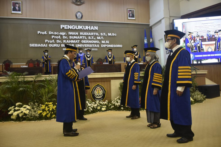 Undip Tambah 8 Guru Besar, Rektor: Lahirkan Karya Ilmiah dan Jaga Integritas