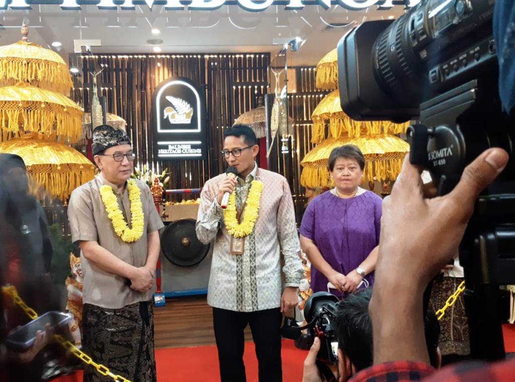 Menparekraf Sandiaga Uno saat hadir di Grand Opening Restoran Bali Timbungan (Foto: A. Firdaus/Medcom.id)