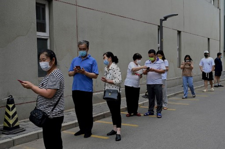 Beijing Berpacu dengan Waktu untuk Atasi Klaster Baru Covid-19