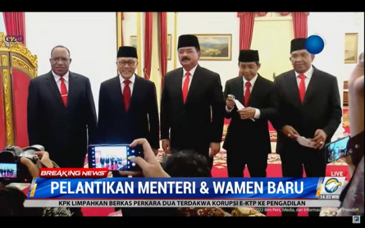 <i>Reshuffle</i> untuk Penyegaran dan Penguatan Kabinet