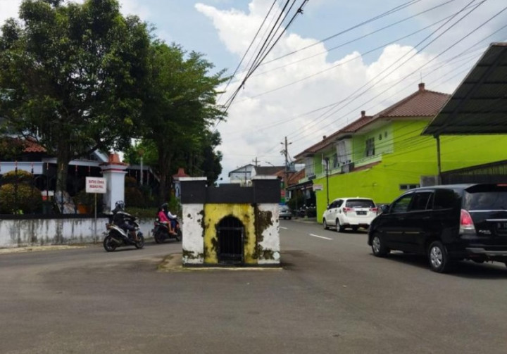 Misteri Makam Ragasemangsang di Purwokerto yang Melintang di Tengah Jalan