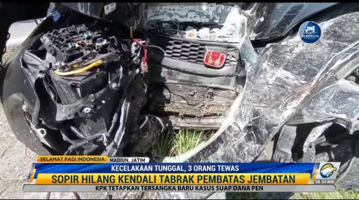 Mobil Sedan Beremblem H Tabrak Pembatas Jalan, 3 Orang Tewas