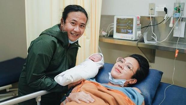 Ariel dan Dea Ananda Dikaruniai Anak Pertama, Namanya Bagus Banget