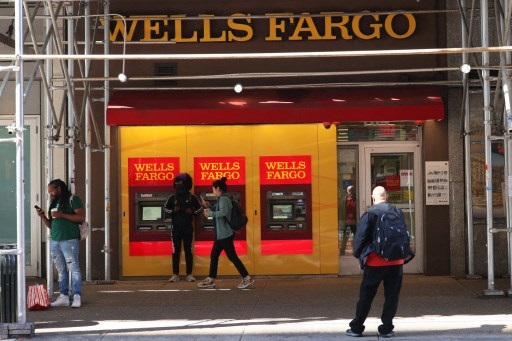 Wells Fargo ikut naikkan suku bunga. Foto: AFP/Michael M. Santiago.