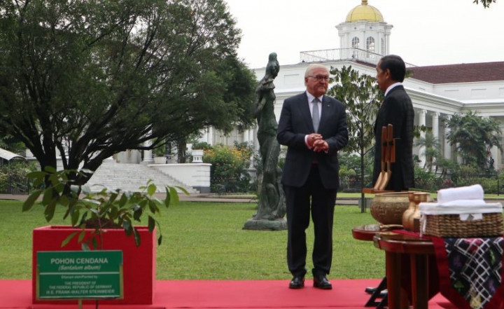 Jokowi Ajak Jerman Investasi di Industri Kendaraan Listrik