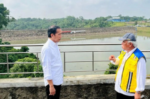 Presiden Jokowi Tinjau Bendungan Sindangheula