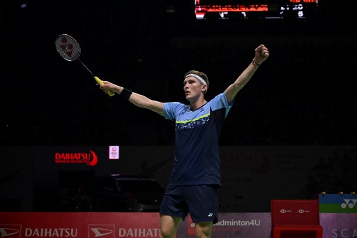 Indonesia Open: Viktor Axelsen Masih Terlalu Kuat buat Ginting