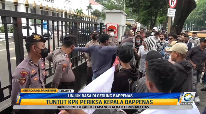 Demo di Kantor Bappenas, Massa Tuntut Suharso Manoarfa Mundur