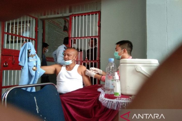 Vaksinasi Lengkap Lansia di Kendari Mencapai 7.673