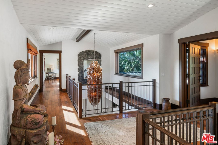 Populer Properti, Pendiri Google Beli Rumah Bergaya Bali hingga Keuntungan Rumah Subsidi