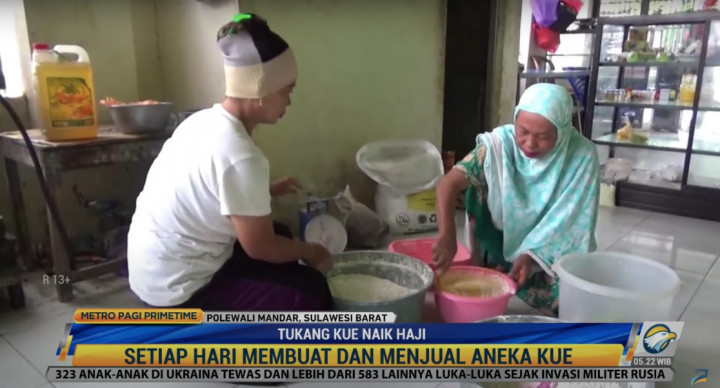 Pedagang Kue di Polewali Mandar Naik Haji Setelah Menabung 20 Tahun