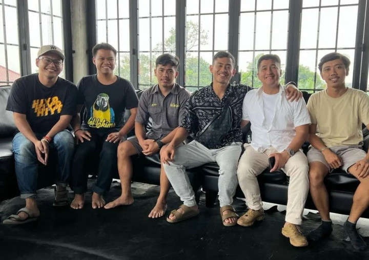 Ribut Gara-gara Tantangan Makan Pedas, Akhirnya Tanboy Kun dan Irfan Hakim Bermaafan