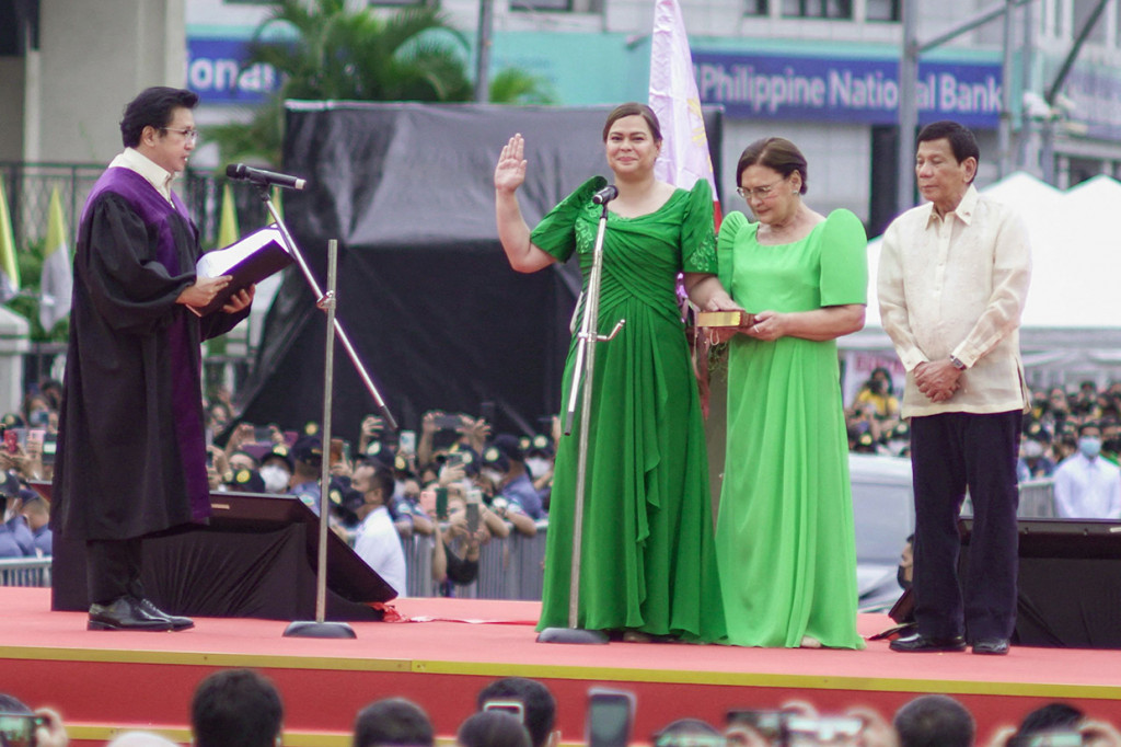 Foto: Putri Duterte Dilantik Jadi Wapres Filipina