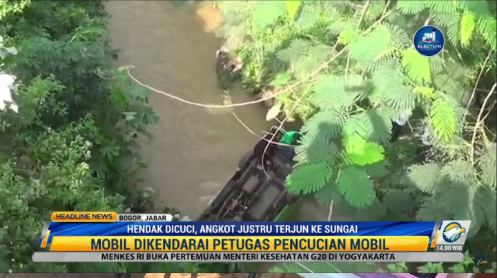 Nahas, Angkot Nyemplung ke Sungai Saat Hendak Dicuci