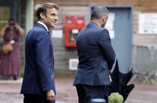 Kehilangan Mayoritas Parlemen Prancis, Macron Berupaya Selamatkan Kekuasaan