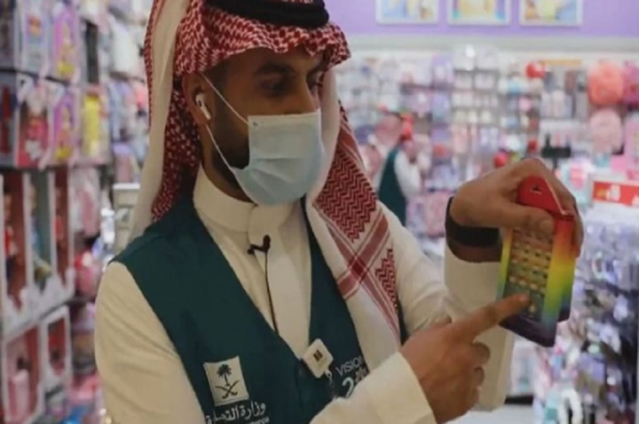 Arab Saudi Sita Mainan dan Pakaian Anak Berwarna Pelangi