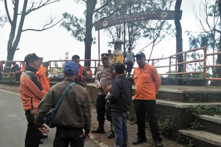 Pencarian Wisatawan Hilang di Bromo Terkendala Kabut
