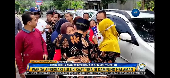Juara Dunia Angkat Besi Remaja Disambut Meriah