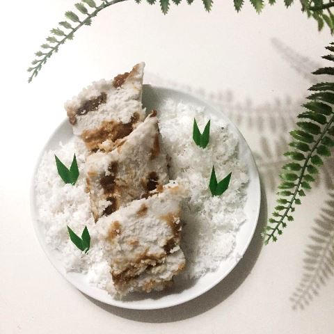 Makanan khas Jakarta yang wajib banget kamu coba di HUT ke-495 Jakarta kali ini. (Foto: Dok. Instagram Yati's Dongkal/@jajanque_)