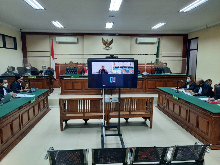 Hakim Nonaktif PN Surabaya Itong Isnaeni Tolak Dakwaan Terima Suap