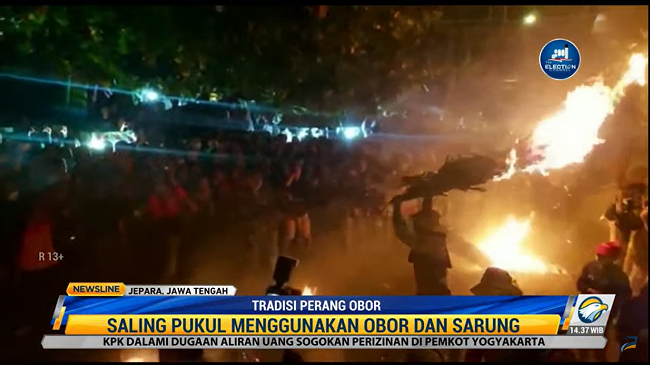 Tradisi Perang Obor Kembali Dilakukan Warga Tegal Sambi