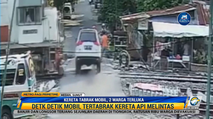 Pengemudi Asyik Bermain Handphone, Pajero Sport Tabrak Kereta Api