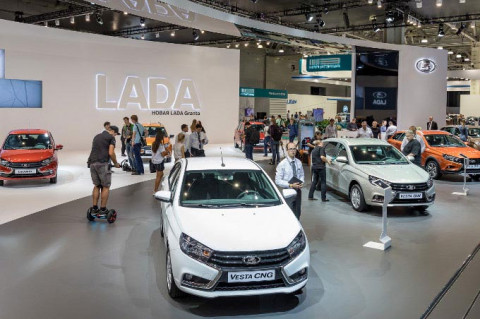 Rusia Halalkan Produksi Mobil Minim Fitur